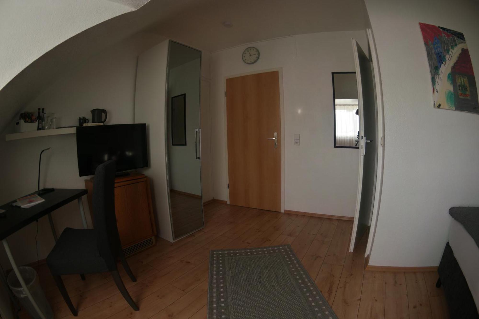 Hotel Merlin Garni 쾰른 객실 사진