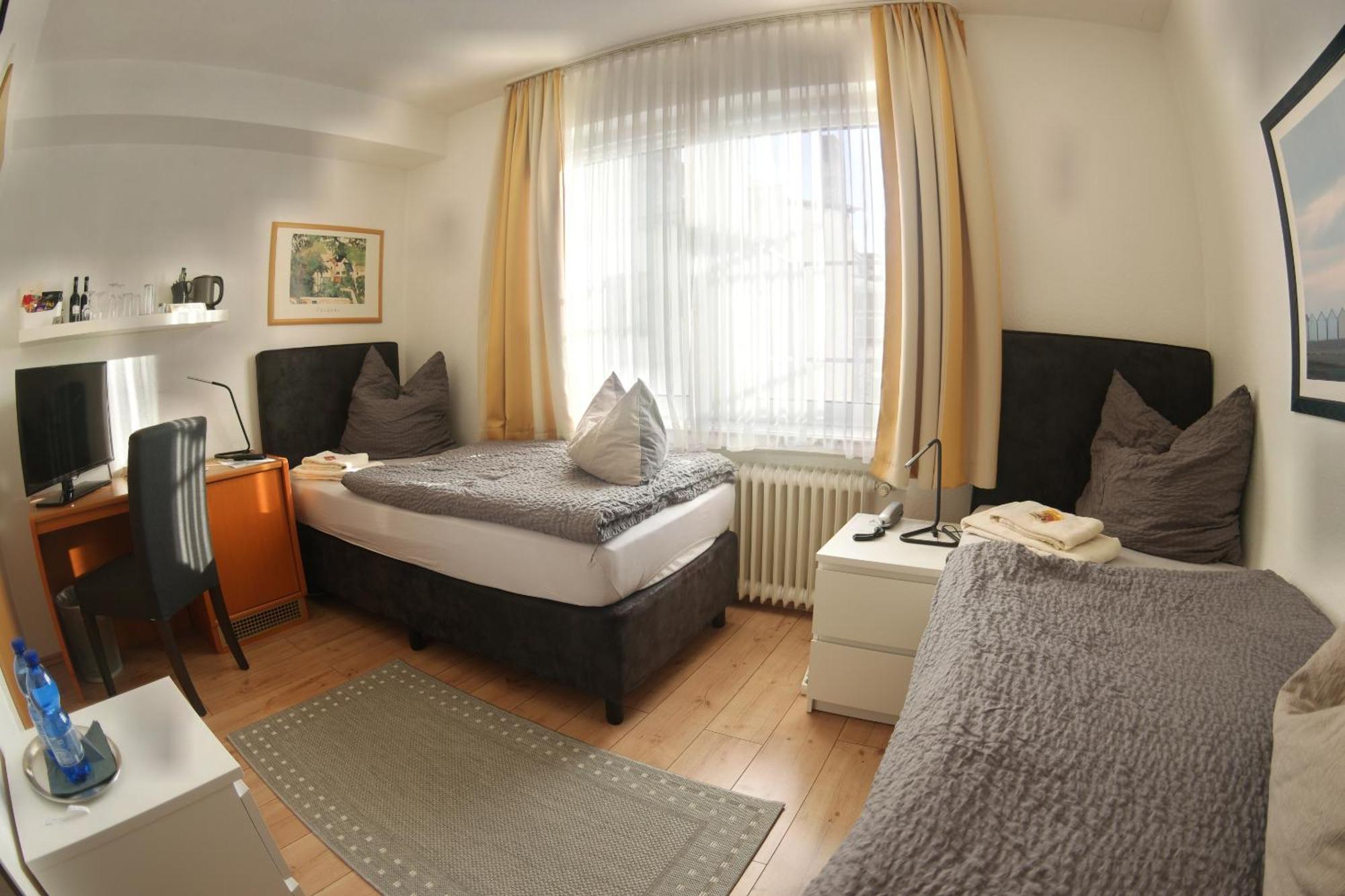 Hotel Merlin Garni 쾰른 객실 사진